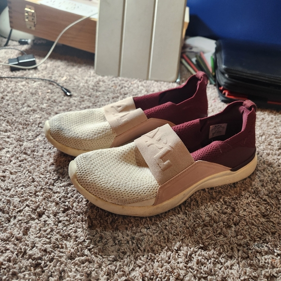 APL techloom bliss shoes - Picture 3 of 3